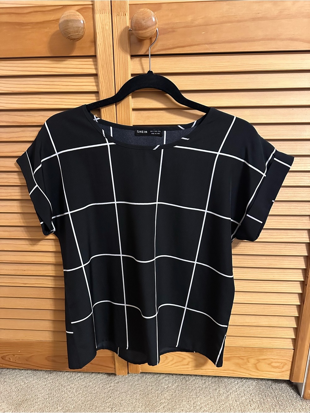 SHEIN Black and White Grid Short Sleeve Tee